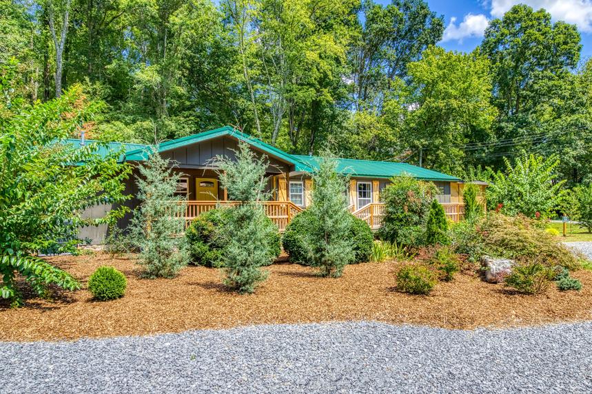 Lazy Creek Cottage